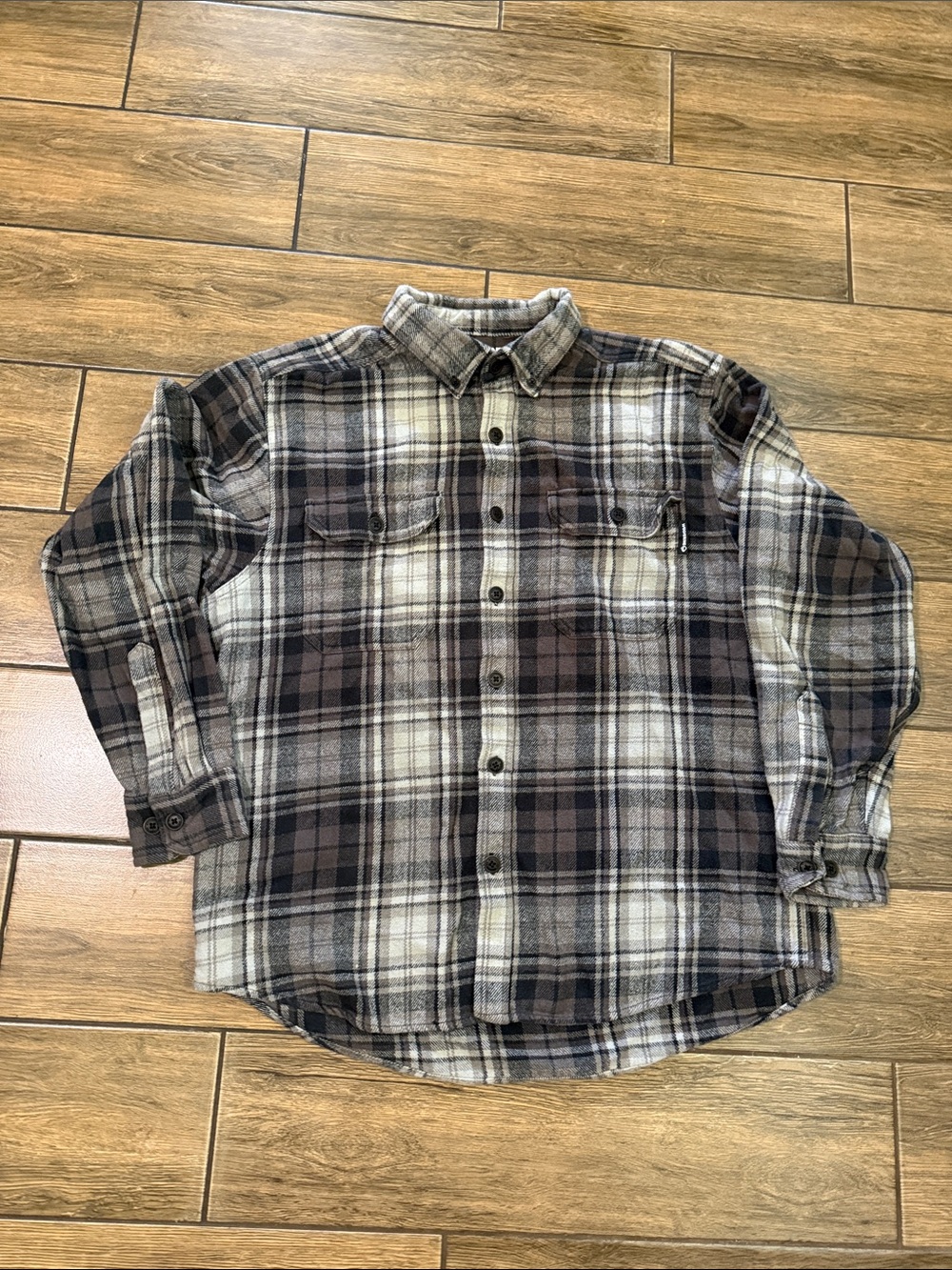 Wolverine  Mens Long Sleeve Flannel Shirt  Black Gray Plaid  Heavy Cotton   L